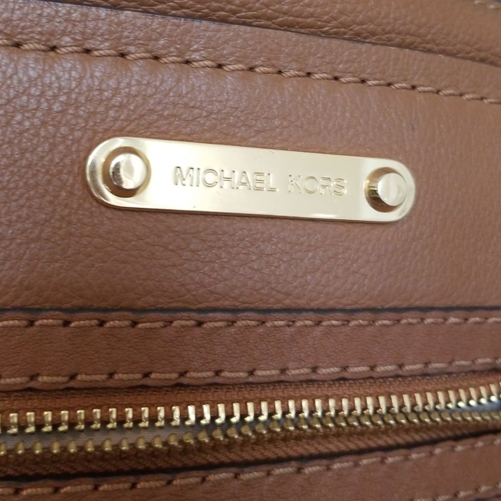 Michael Kors Purse - Picture 4 of 8